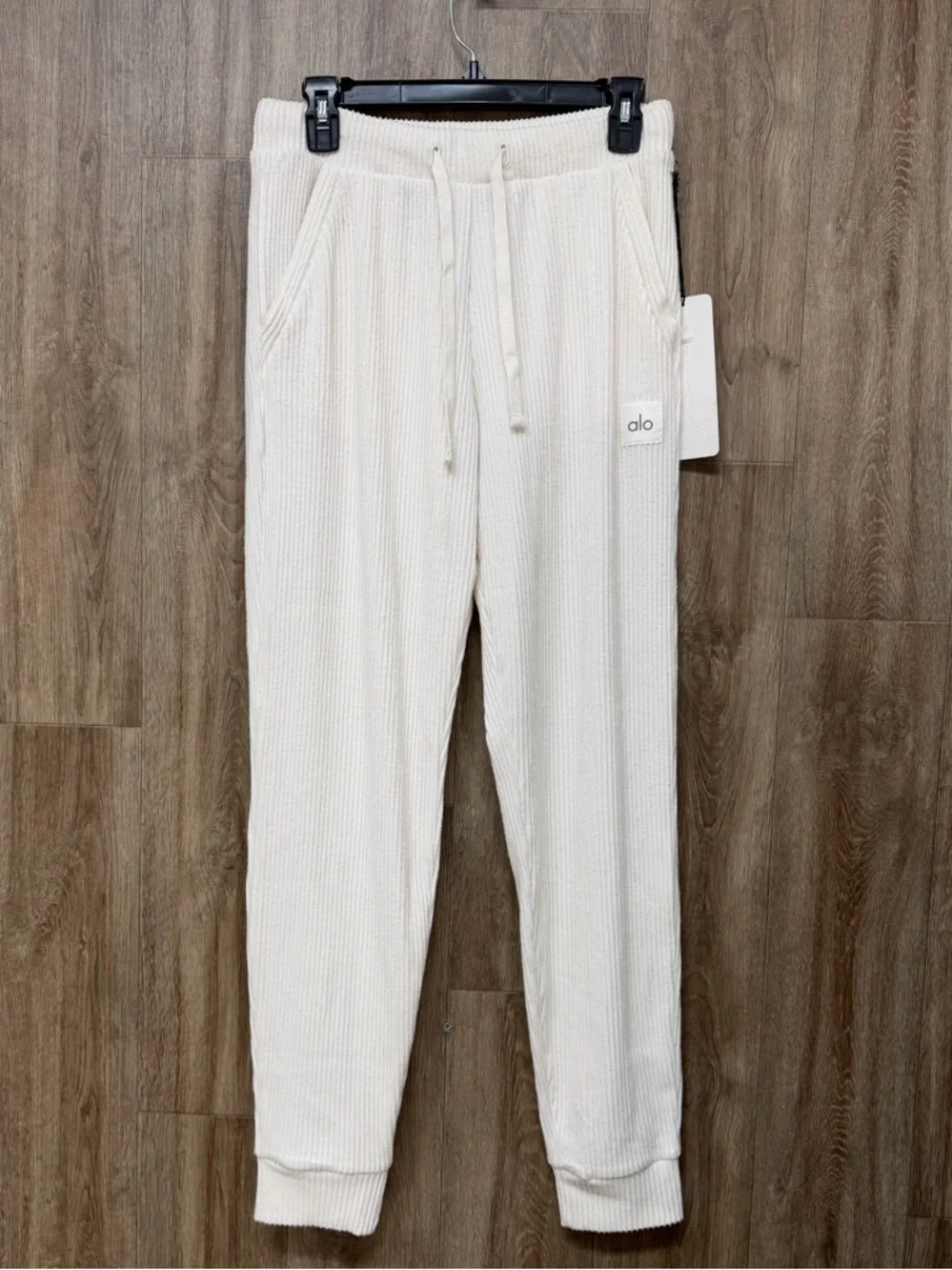 NEW Alo Yoga Cream Ribbed Joggers